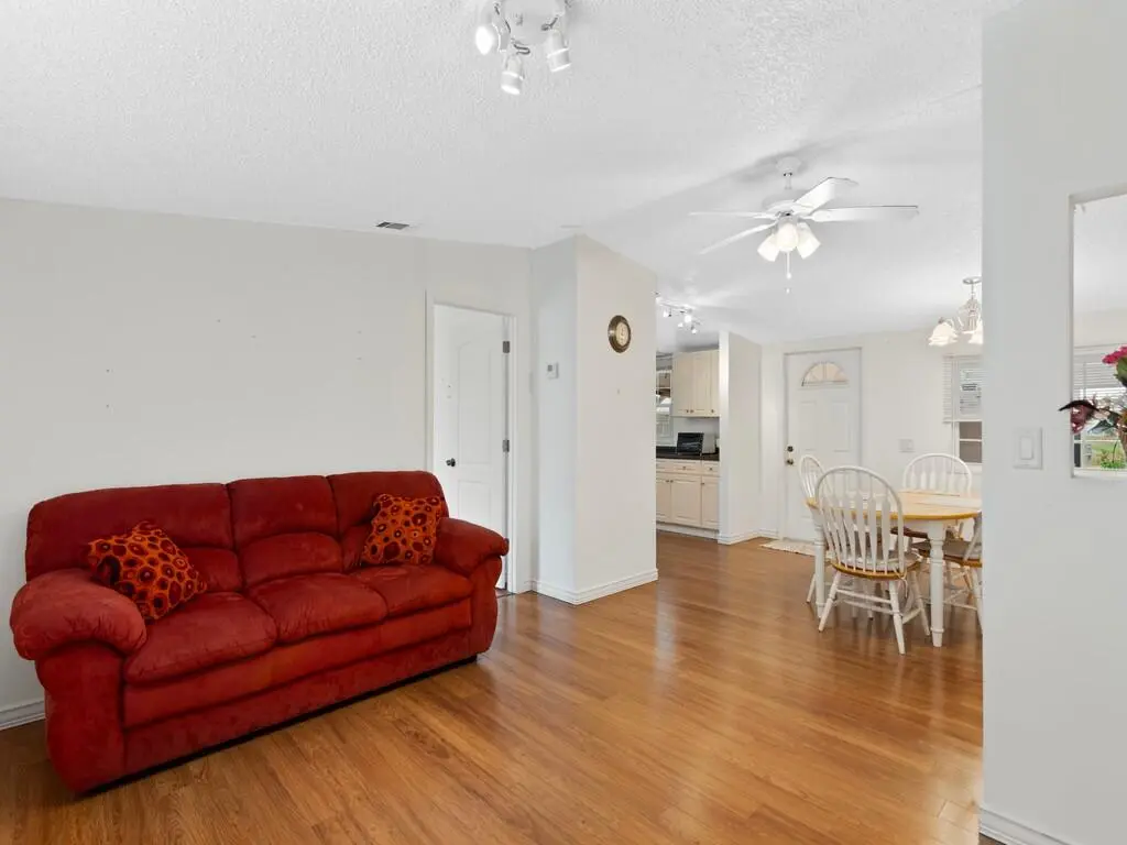 Living room at 471 Tropical Isles Circle, Fort Pierce