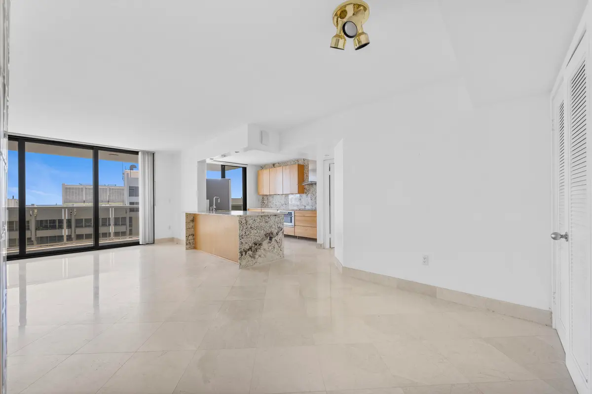 Entry at 9 Island Avenue 2309, Miami Beach