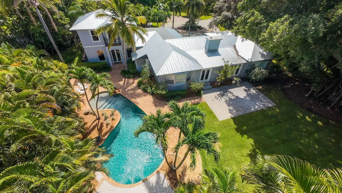 Yard at 920 Hibiscus Lane, Delray Beach