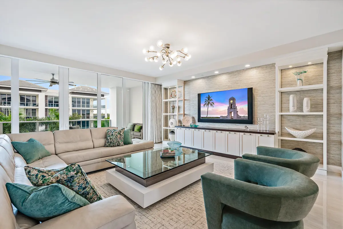 Family Room at 2700 Donald Ross Road 402, Palm Beach Gardens