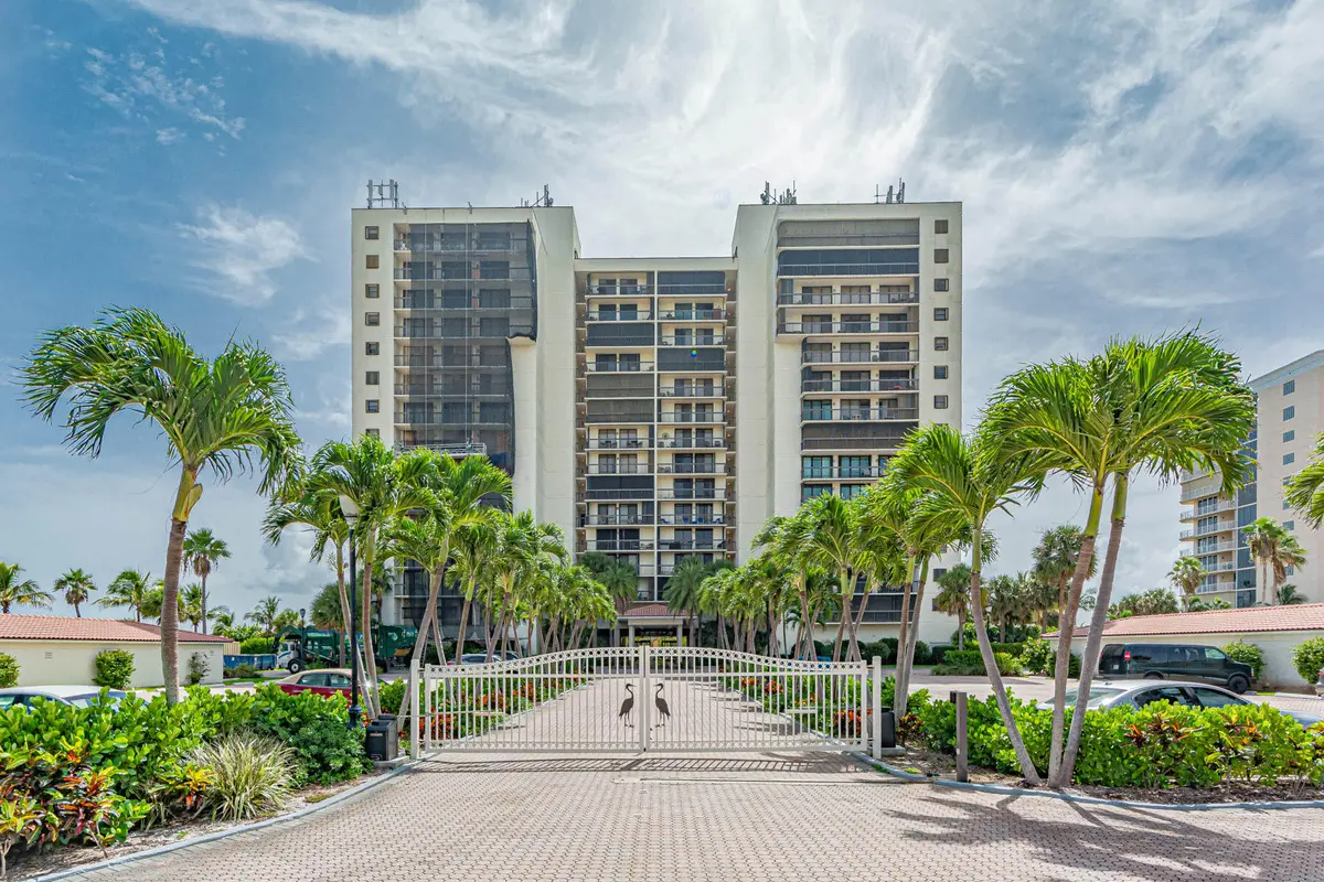 Sands On The Ocean at 3100 N Highway A1a 901, Hutchinson Island