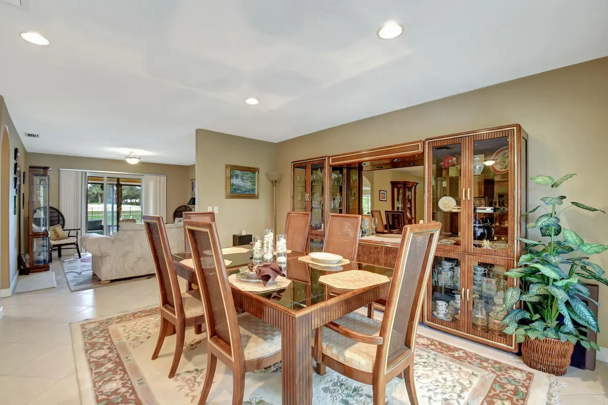tempImagebQhec0 at 581 S Country Club Drive, Atlantis