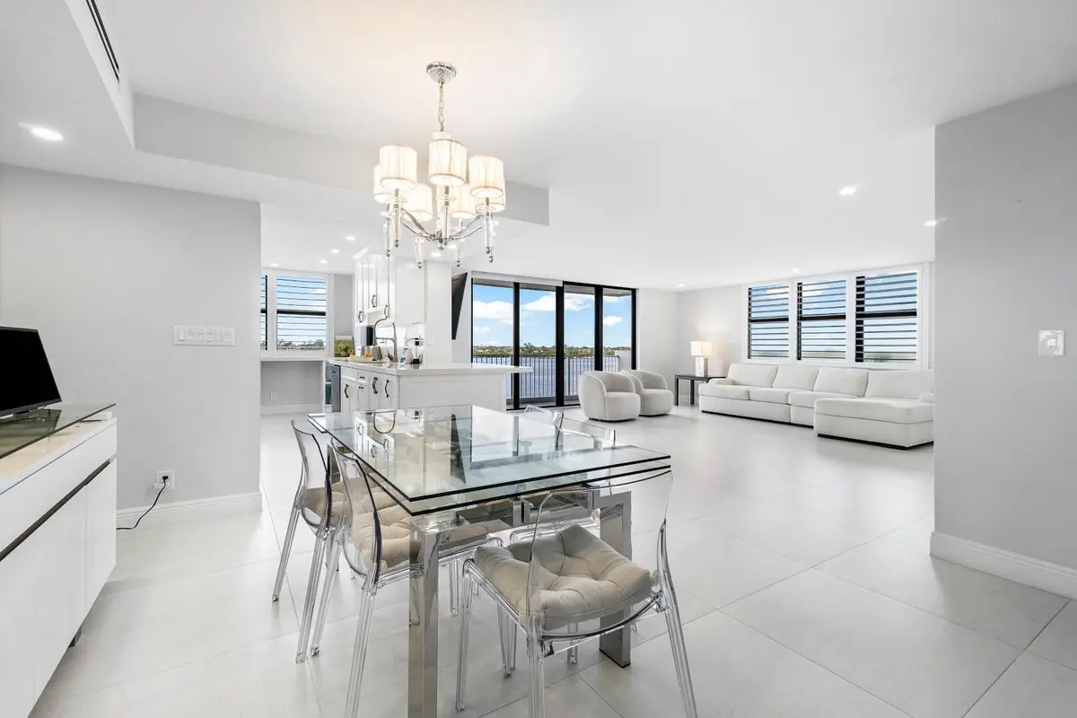 great room at 2860 S Ocean Boulevard 506, Palm Beach