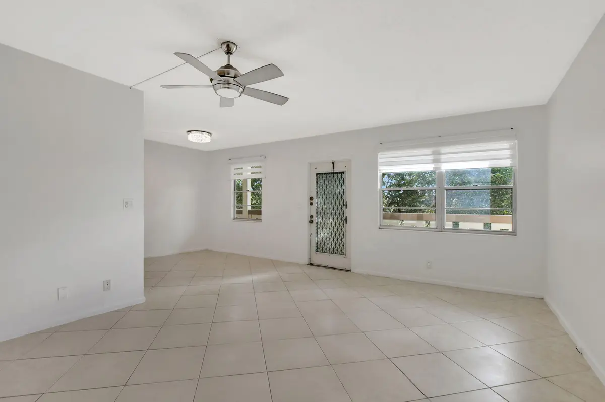 Living and Dining at 4064 Newport Q 4064, Deerfield Beach