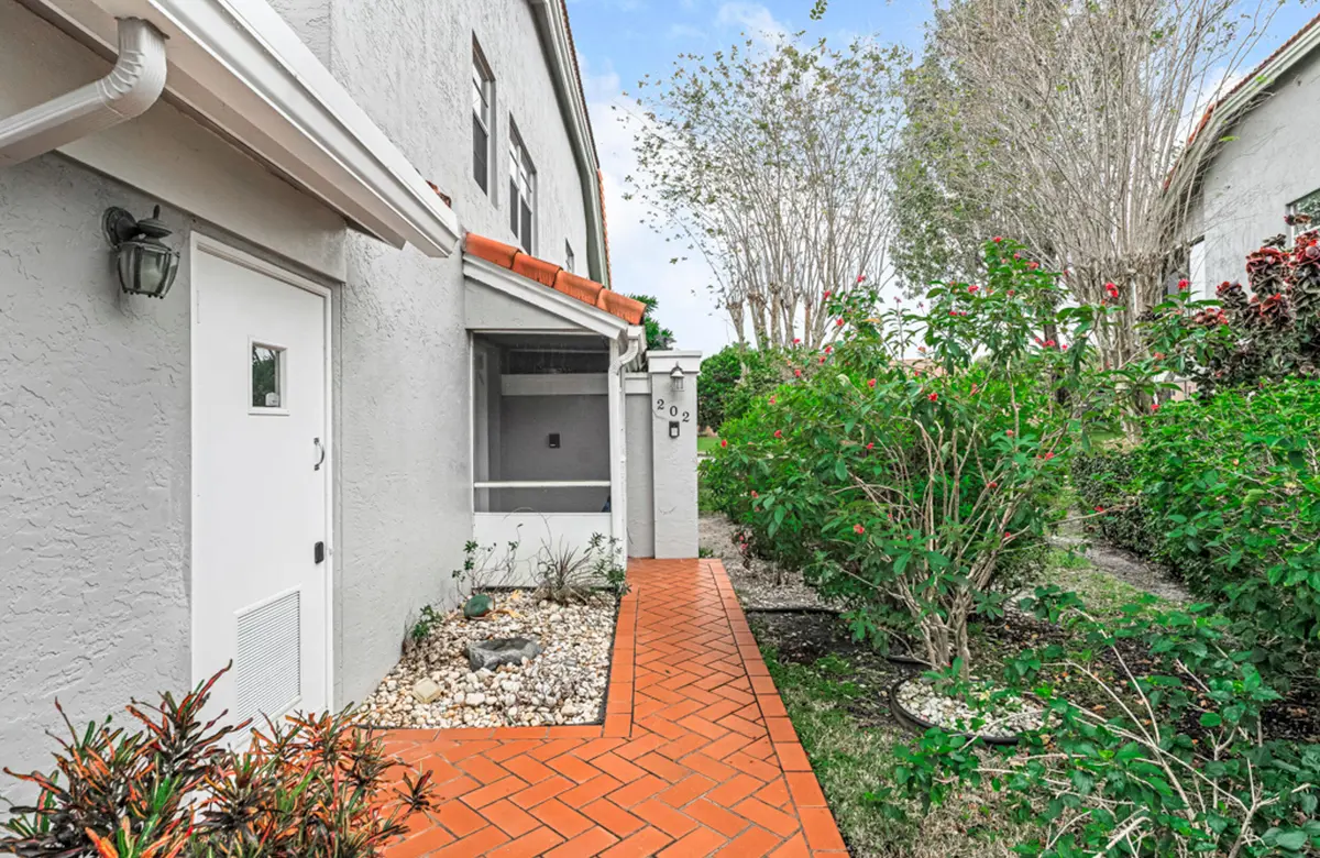Exterior Enrty at 7023 Summer Tree Drive 202, Boynton Beach