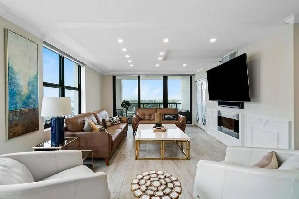 Ocean Terrace LR at 3115 S Ocean Boulevard 1001, Highland Beach