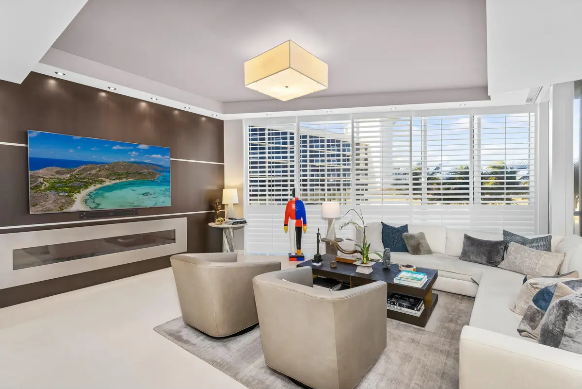 Living area at 1000 S Ocean Boulevard 208, Boca Raton