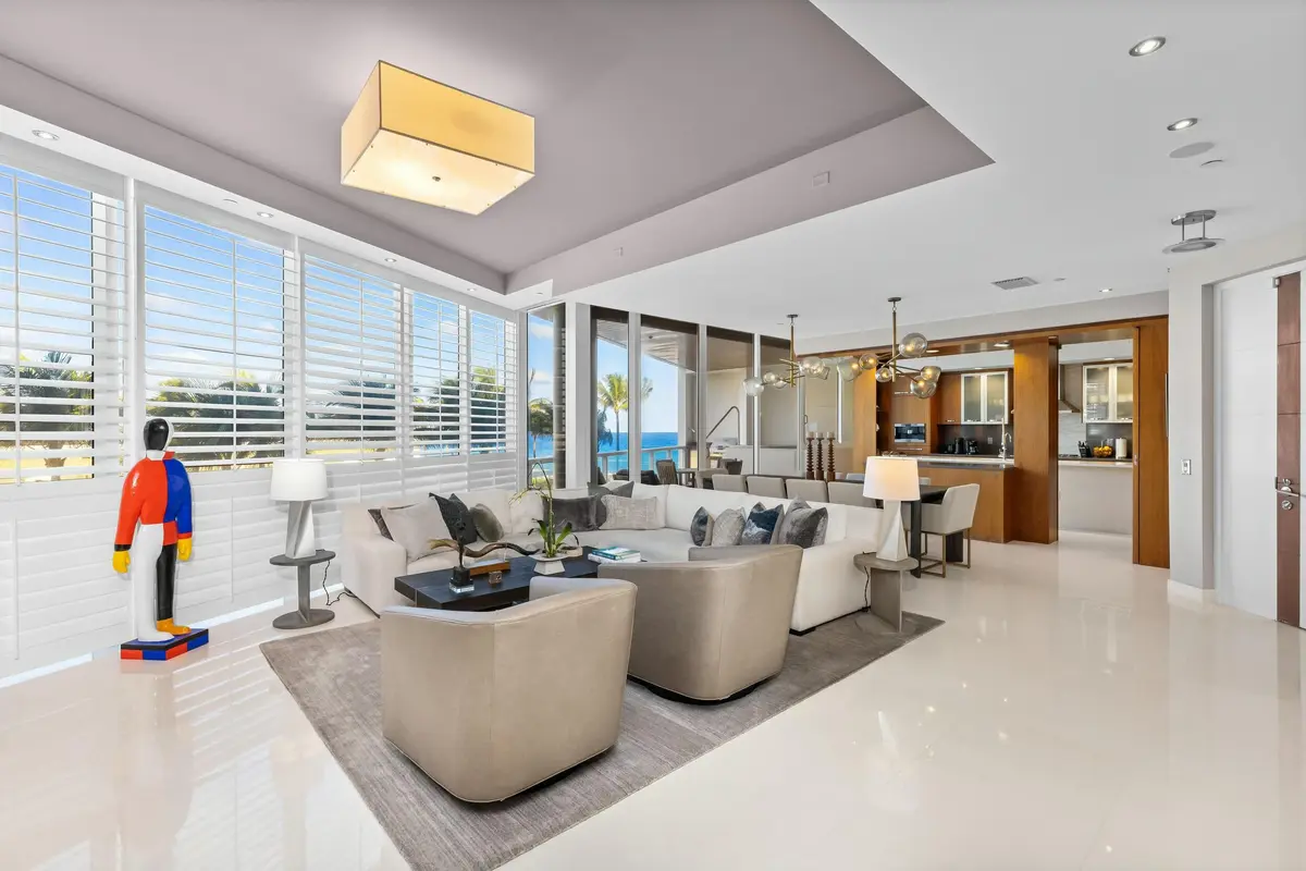 Living area at 1000 S Ocean Boulevard 208, Boca Raton
