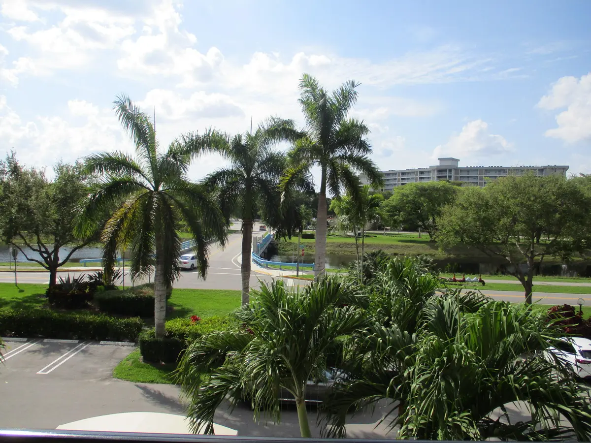 IMG_4714 at 3300 N Palm Aire Drive 306, Pompano Beach