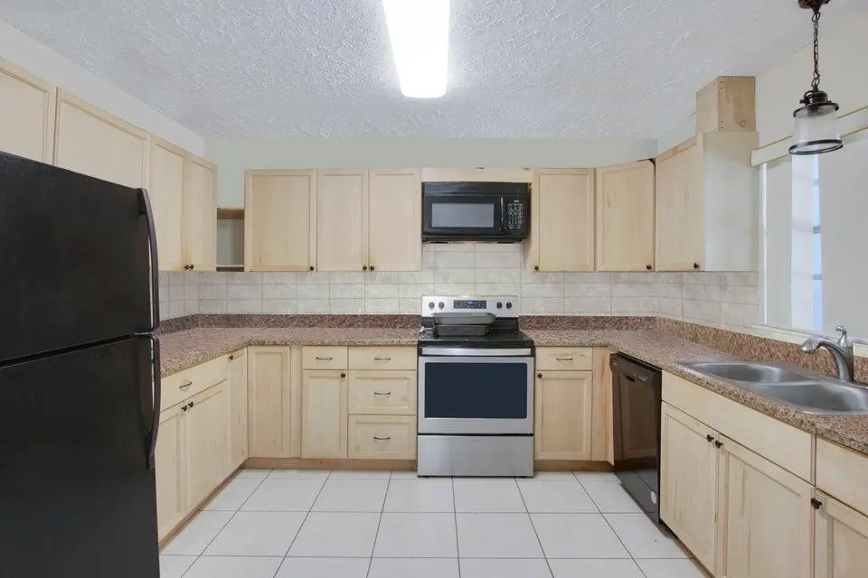 20220426191039426998000000-o at 11099 Ridge Avenue, Fort Pierce