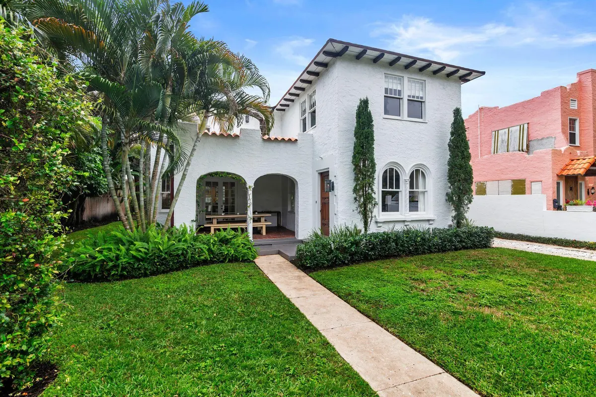 Front Facade at 306 Marlborough Place, West Palm Beach