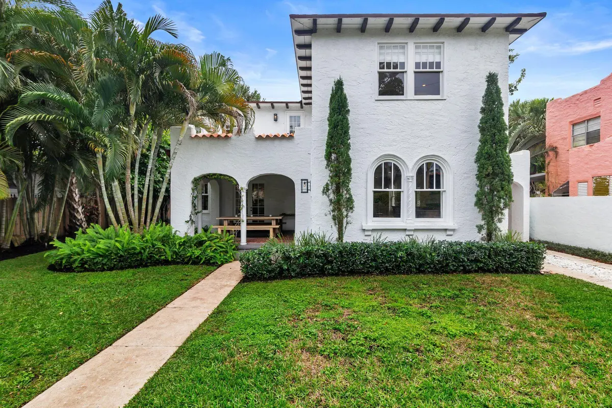 Front Facade at 306 Marlborough Place, West Palm Beach