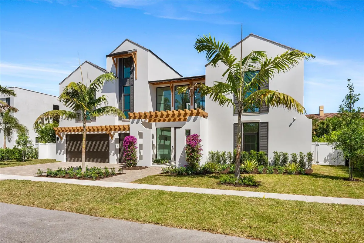 Front at 880 NE 3rd Avenue, Boca Raton