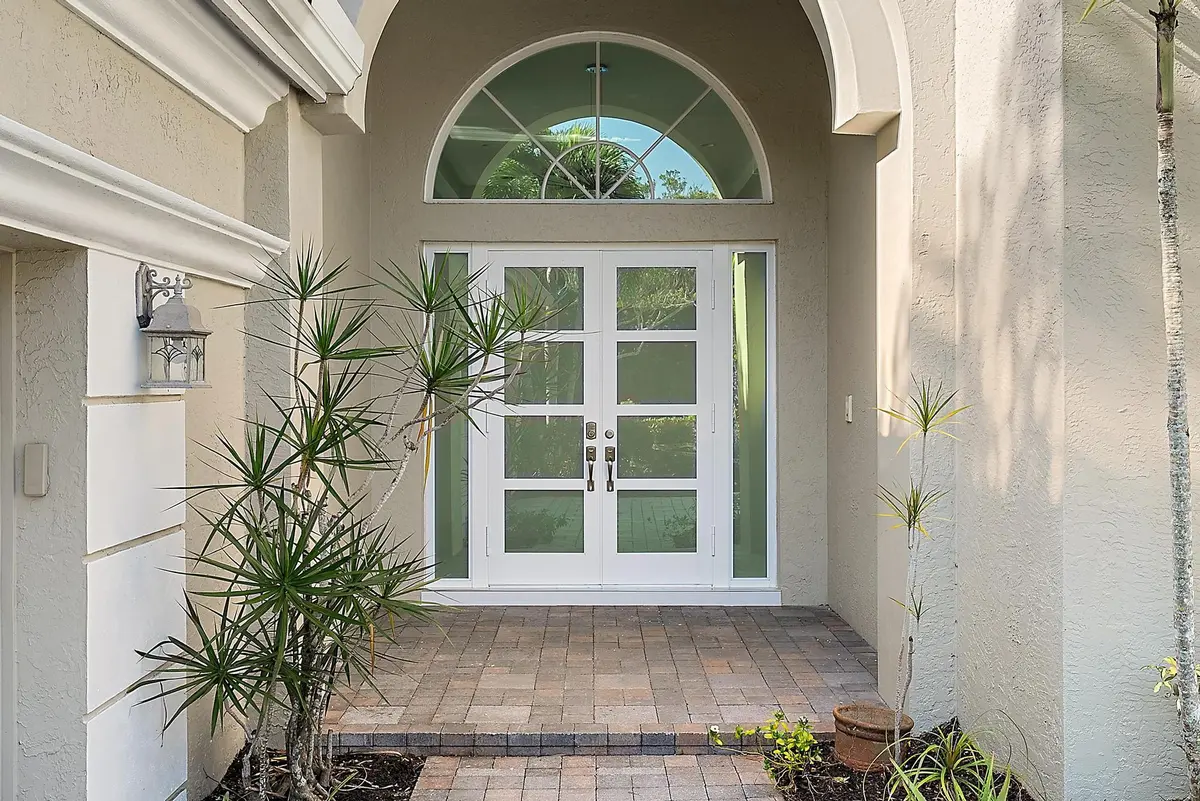 8988 Lakes Blvd. at 8988 Lakes Boulevard, West Palm Beach