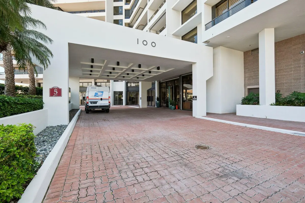Entry to Lobby at 100 Lakeshore Drive 456, North Palm Beach