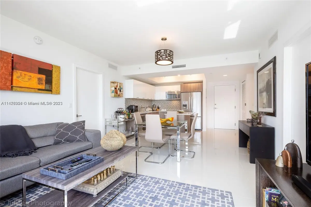 interior 4 at 5300 NW 85th Avenue 1409, Doral