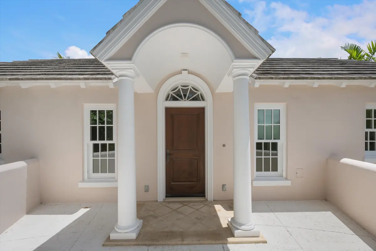 Entry at 750 S County Road, Palm Beach