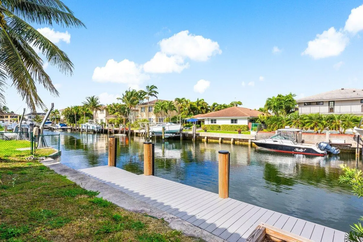 New Composite Dock 2024 at 3163 NE 8th Avenue, Boca Raton