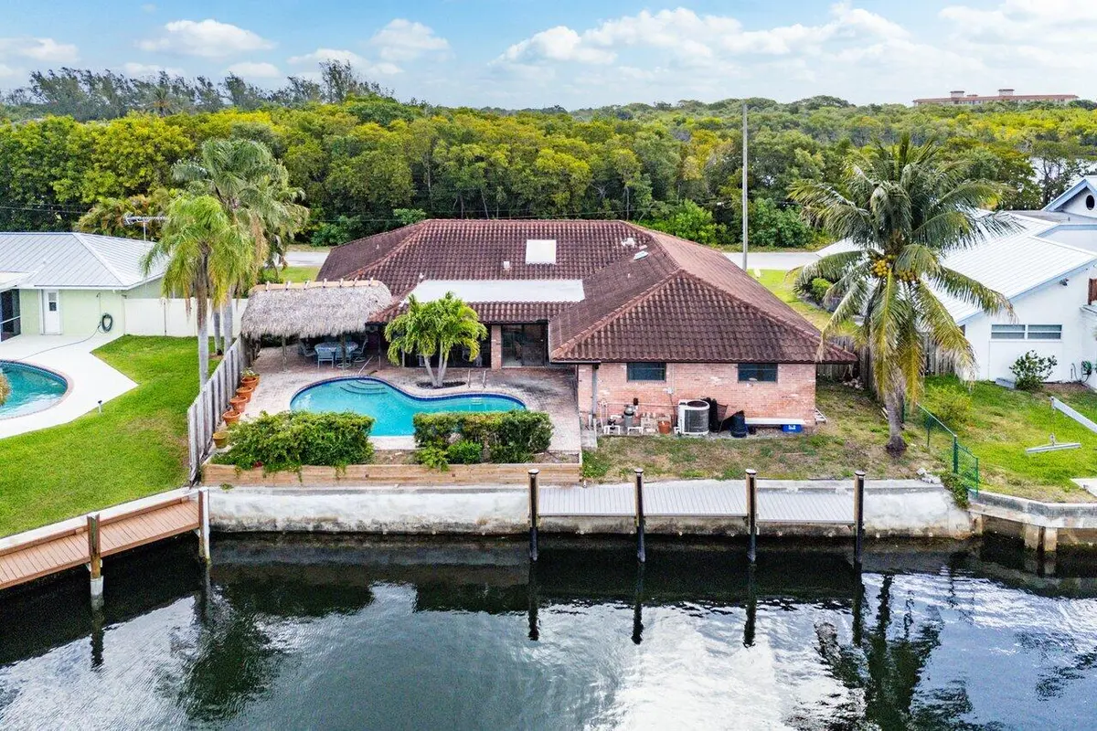 Deepwater Access w/ New Trex Dock at 3163 NE 8th Avenue, Boca Raton