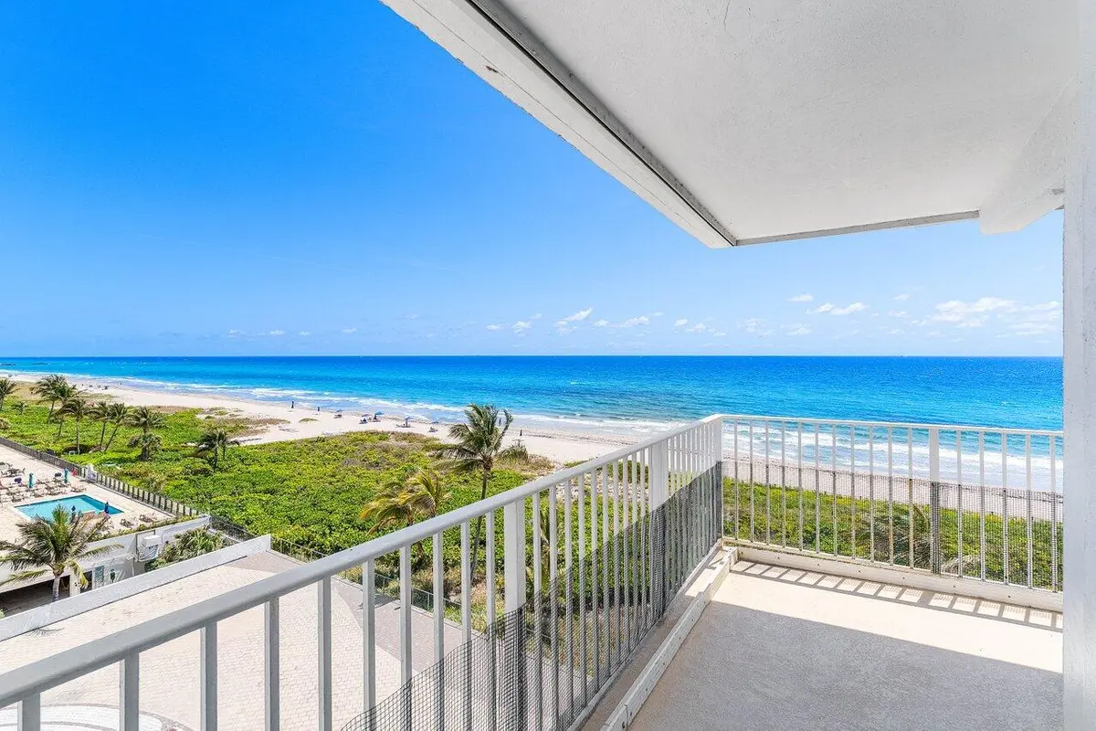 032-3000SouthOceanBoulevard-601-BocaRato at 3000 S Ocean Boulevard 6010, Boca Raton