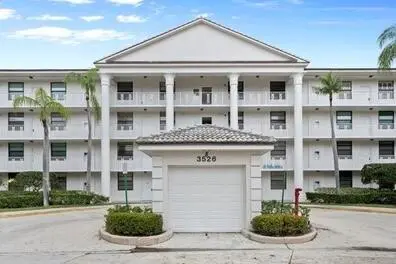 IMG_7800 at 3526 Whitehall Drive 106, West Palm Beach