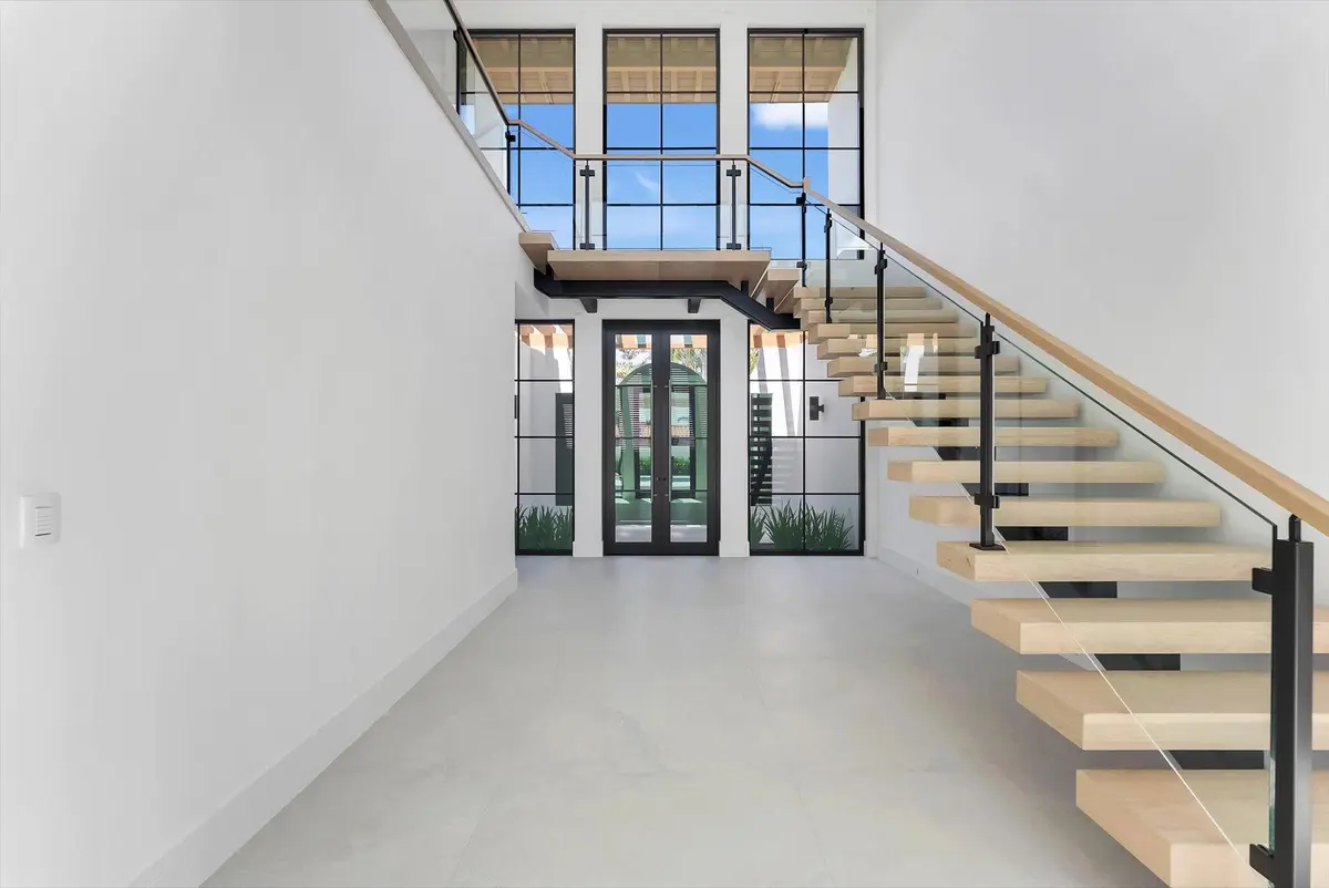 Front Entrance at 880 NE 3rd Avenue, Boca Raton