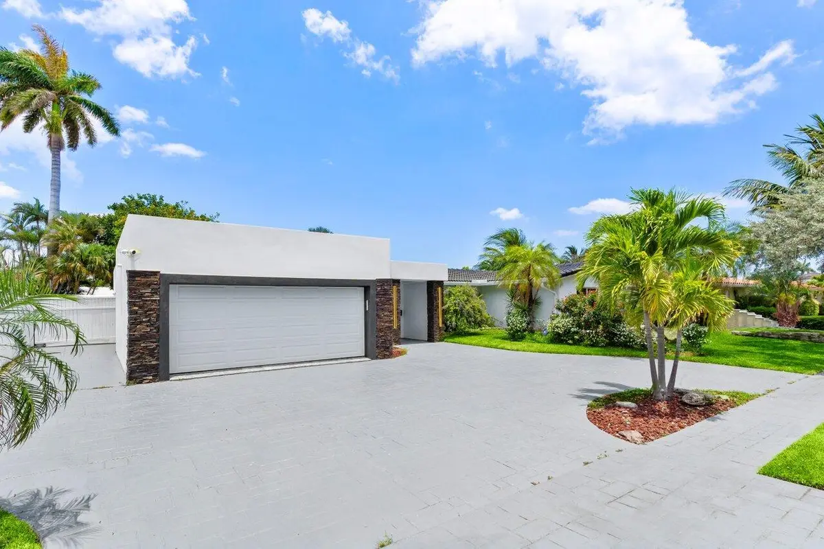 front L at 2611 NE 49 Street, Lighthouse Point