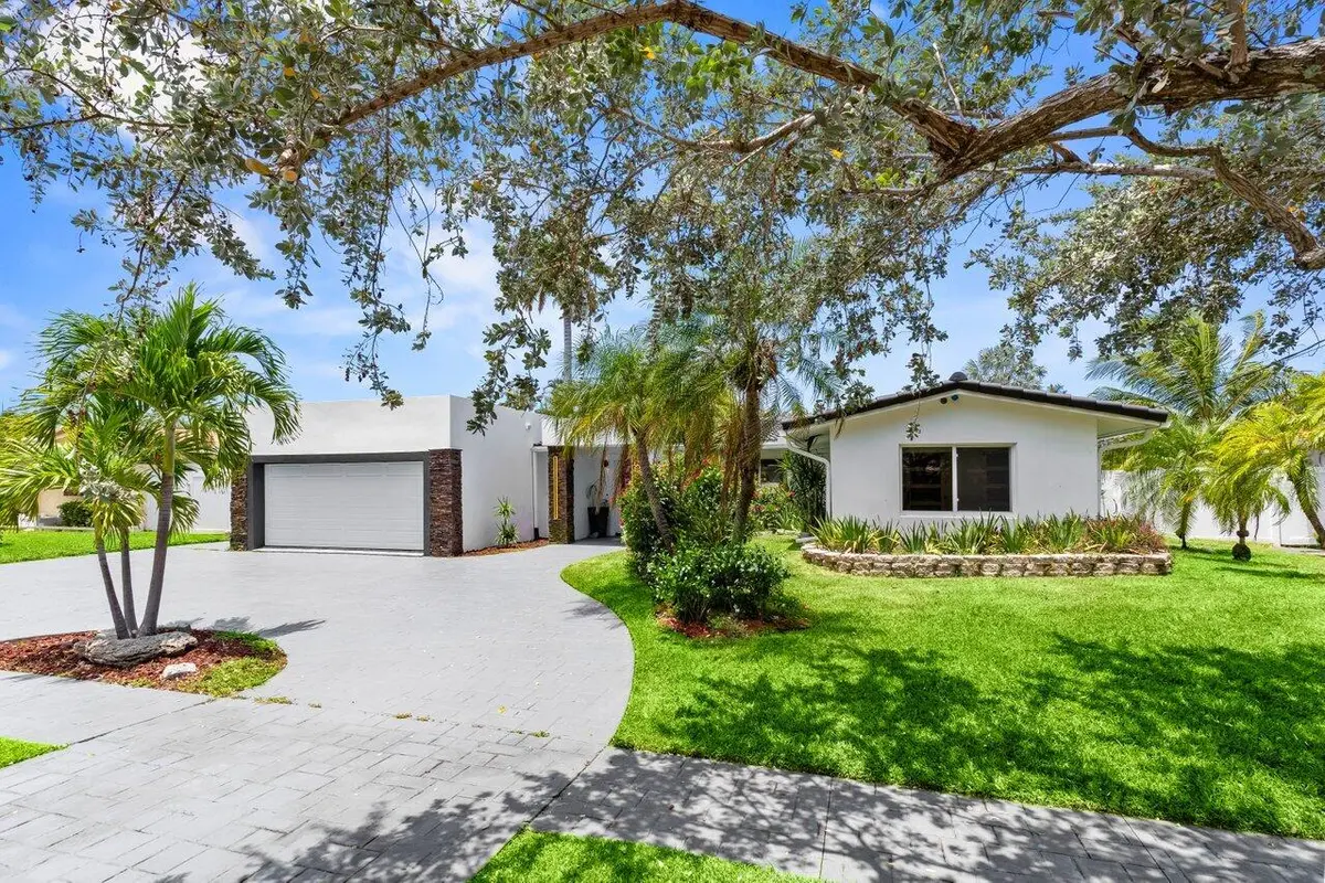 front R at 2611 NE 49 Street, Lighthouse Point