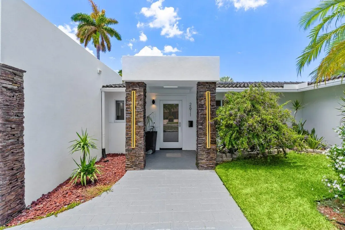 front door at 2611 NE 49 Street, Lighthouse Point