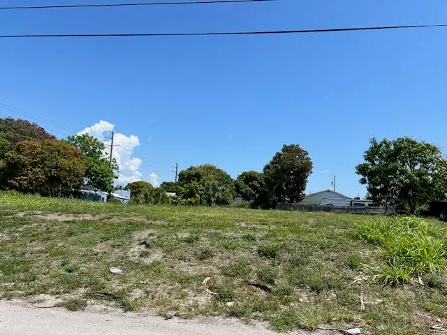 172 W 16th St at 172 W 16th Street, Riviera Beach