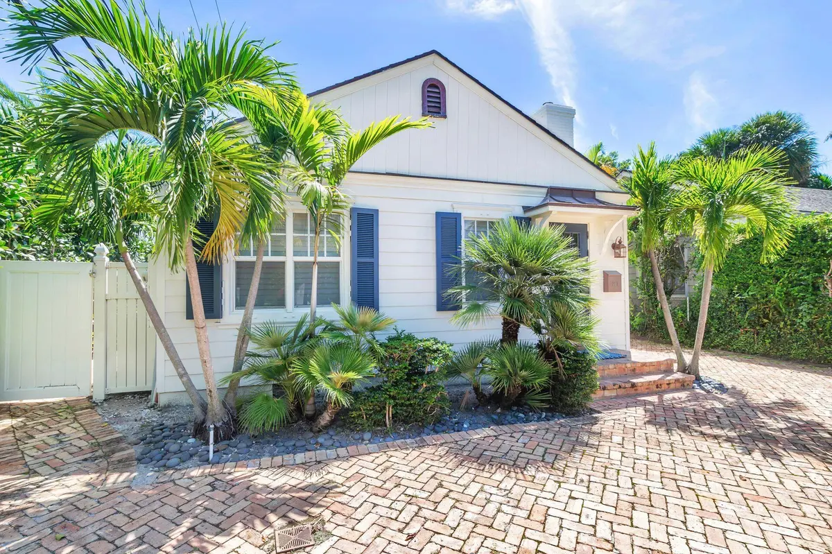 Front Exterior at 231 Cocoanut Row, Palm Beach