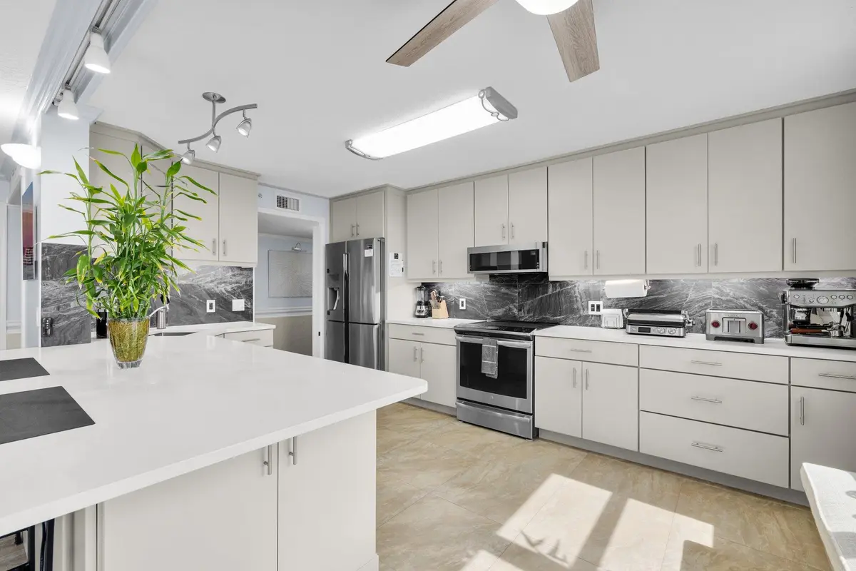 30-web-or-mls-3A5A2421 at 5049 N Highway A1a 1905, Hutchinson Island