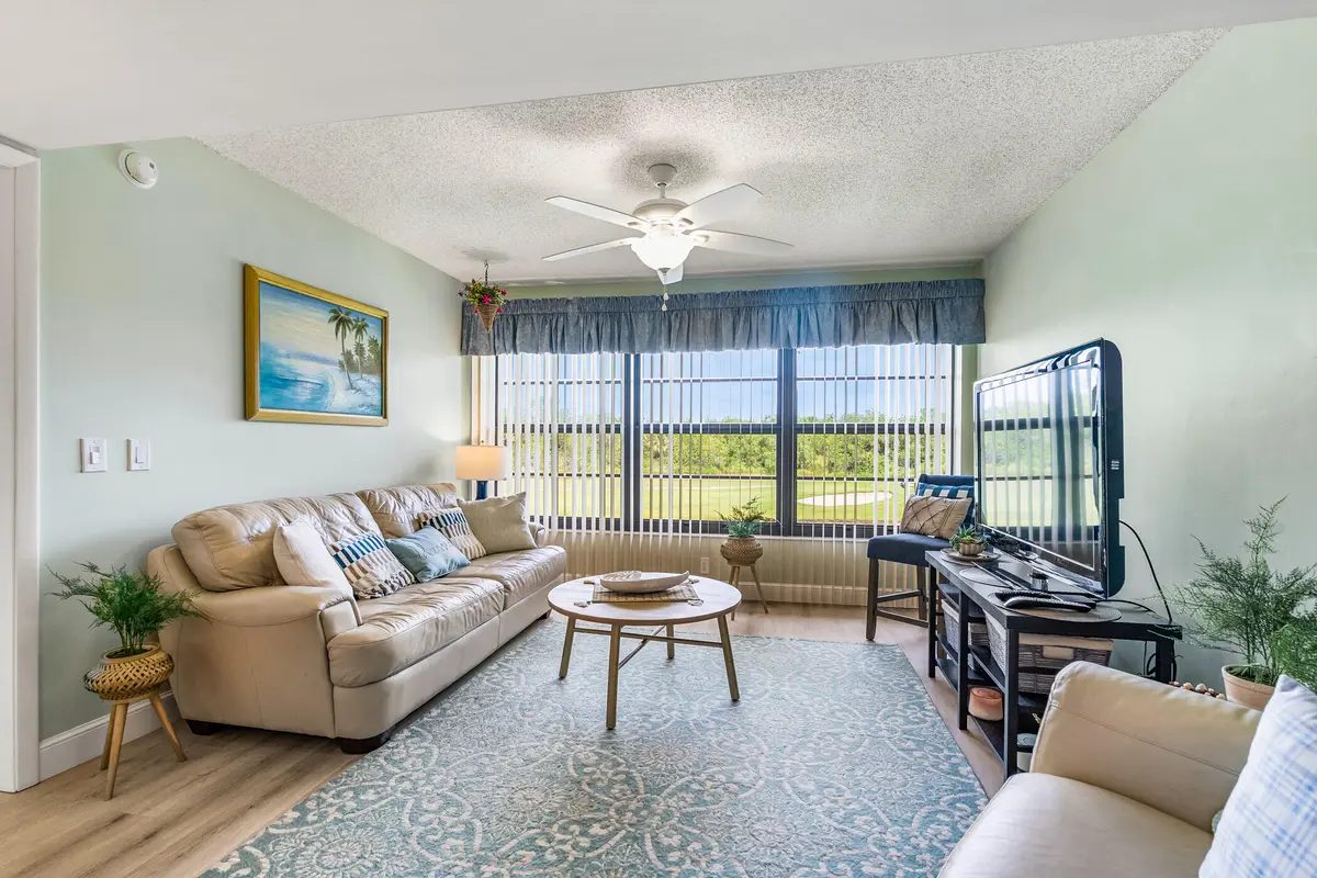 28 Plantation Drive - 204-109 at 28 Plantation Drive 204, Vero Beach