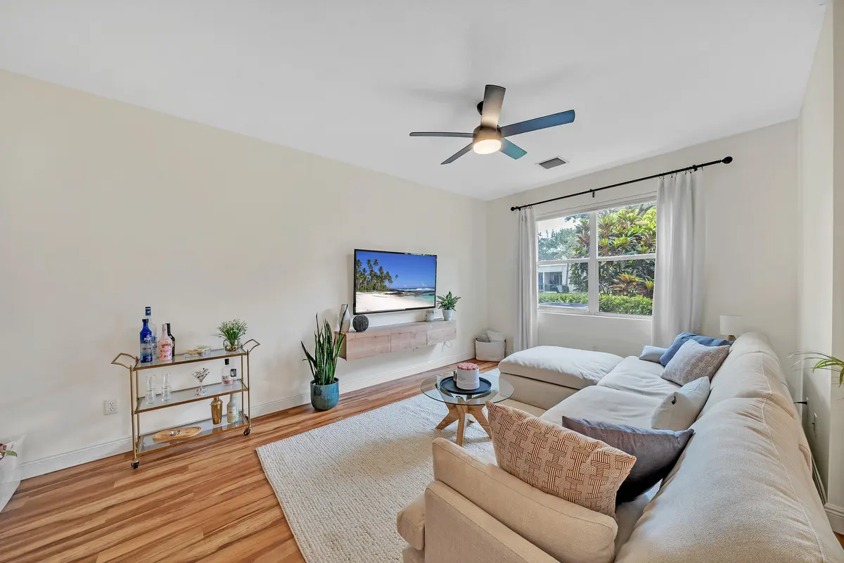 5 Living Area (3) at 6086 Seminole Gardens Circle, Riviera Beach