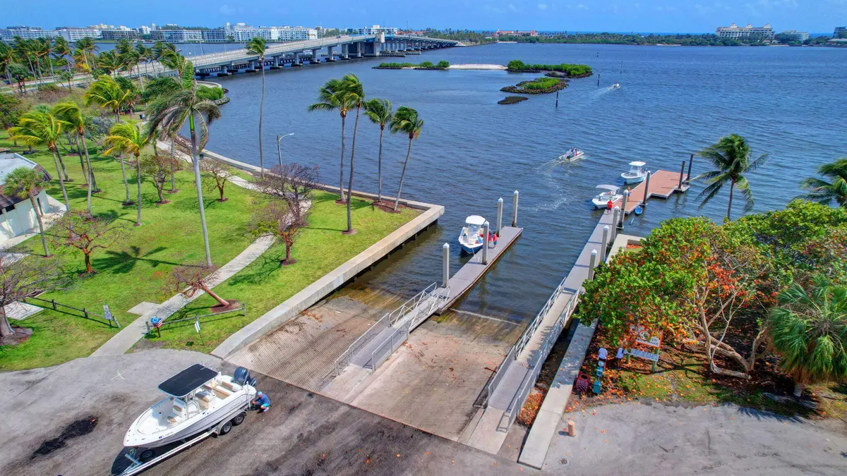 Boat ramp park at 323 S E Street, Lake Worth Beach