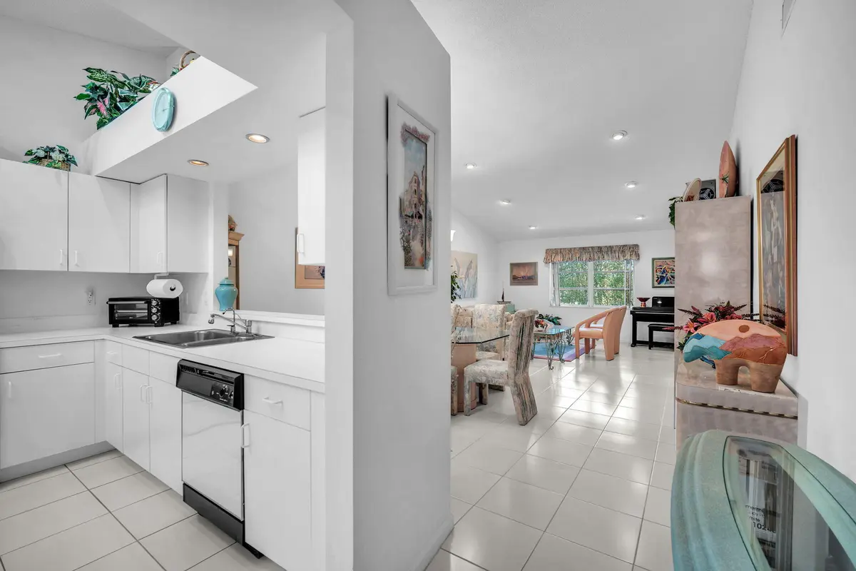 30-web-or-mls-DSC08587 at 9976 Seacrest Circle D, Boynton Beach