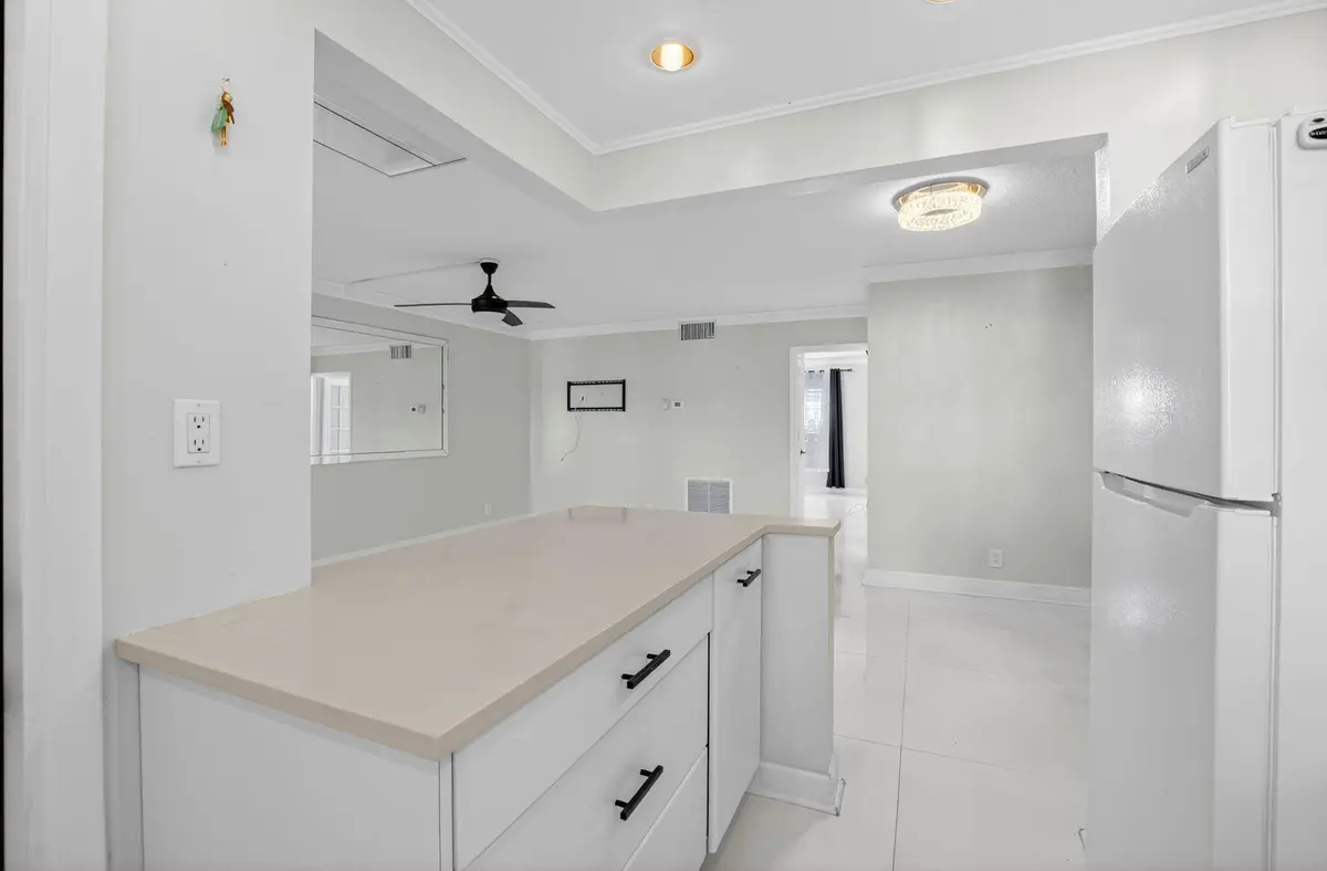 Island Area #107 at 808 SE 7th Street 107, Deerfield Beach