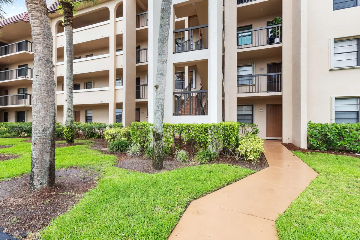 Exterior of the Building at 150 Lake Nancy Lane 223, West Palm Beach