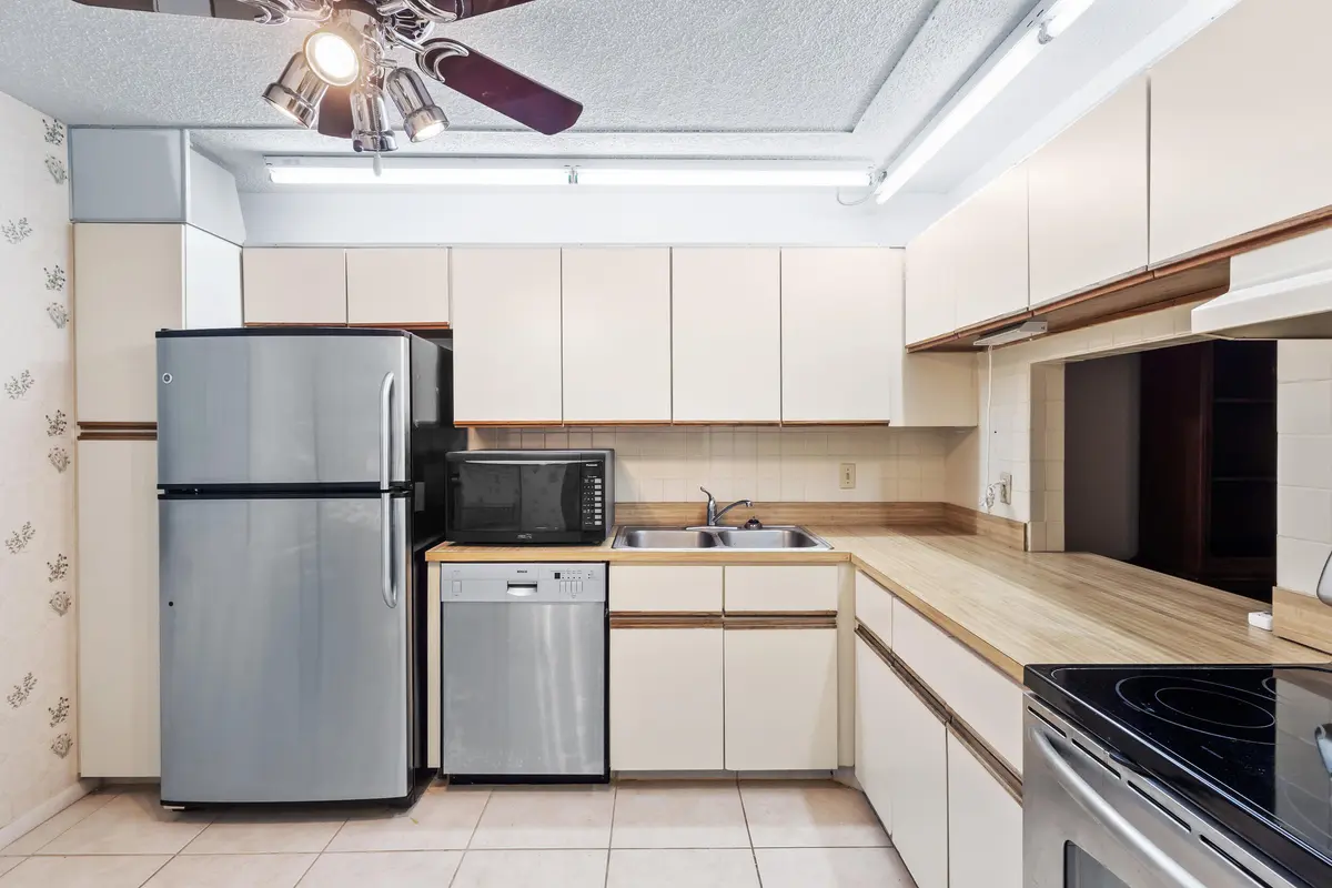 Kitchen at 150 Lake Nancy Lane 223, West Palm Beach