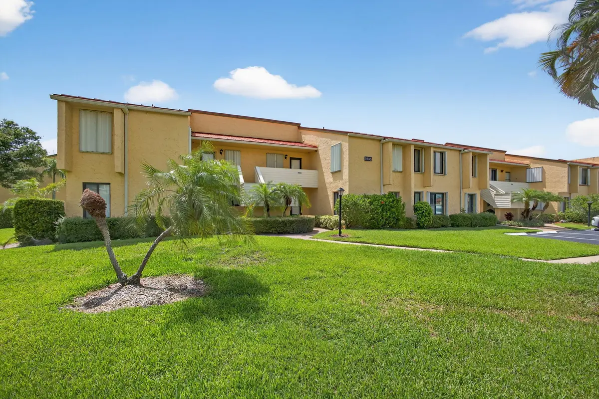 2-web-or-mls-5D1A9106 at 5335 SE Miles Grant Road 102, Stuart