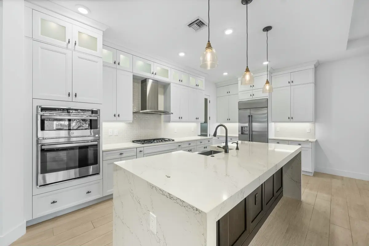 tempImageqTFa2y at 15763 Longboat Key Drive, Westlake
