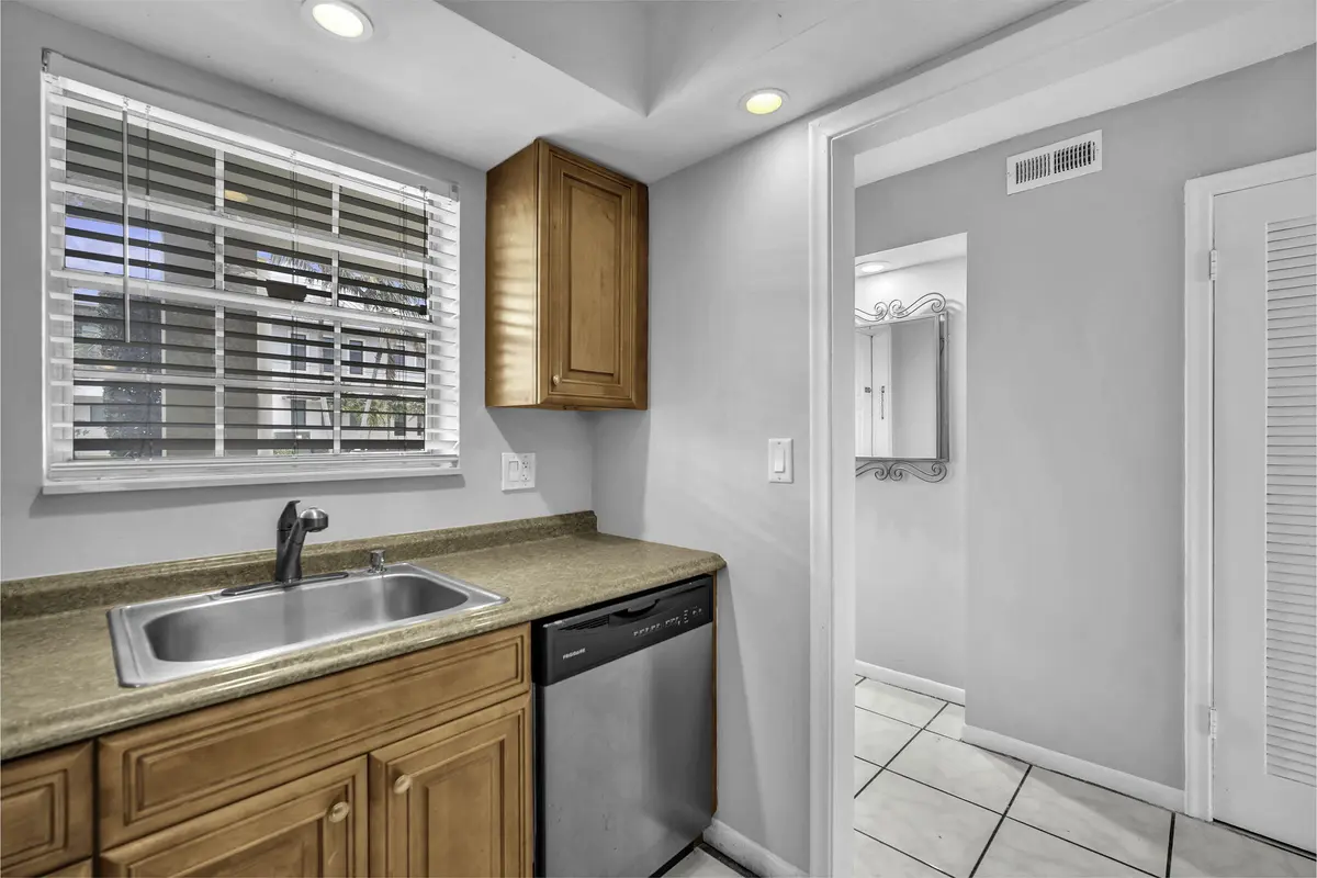 10-web-or-mls-DSC01298 at 2130 NE 36th Street 63, Lighthouse Point
