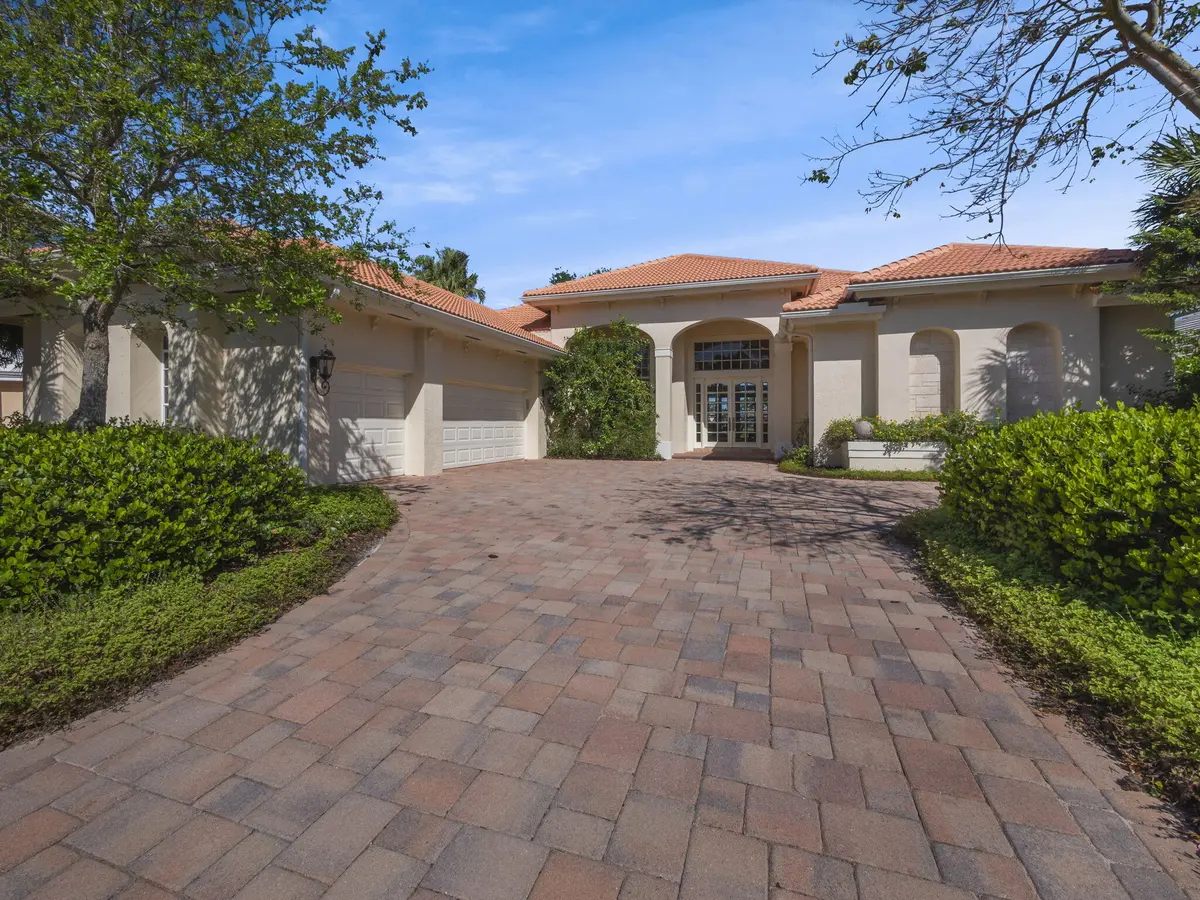 large-018e5d85-7fc8-7125-9099-d8b87646b4 at 66 St James Drive, Palm Beach Gardens