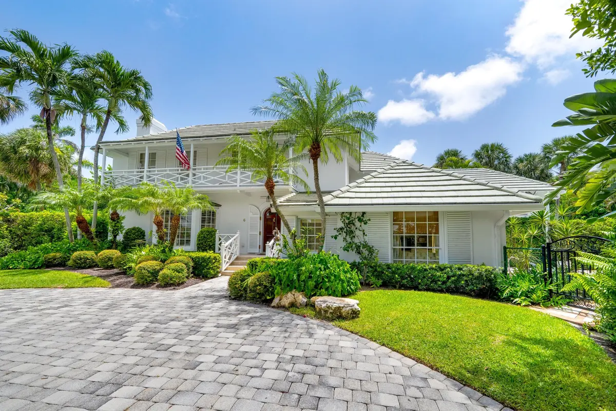Front Exterior at 6 Via Vizcaya, Palm Beach