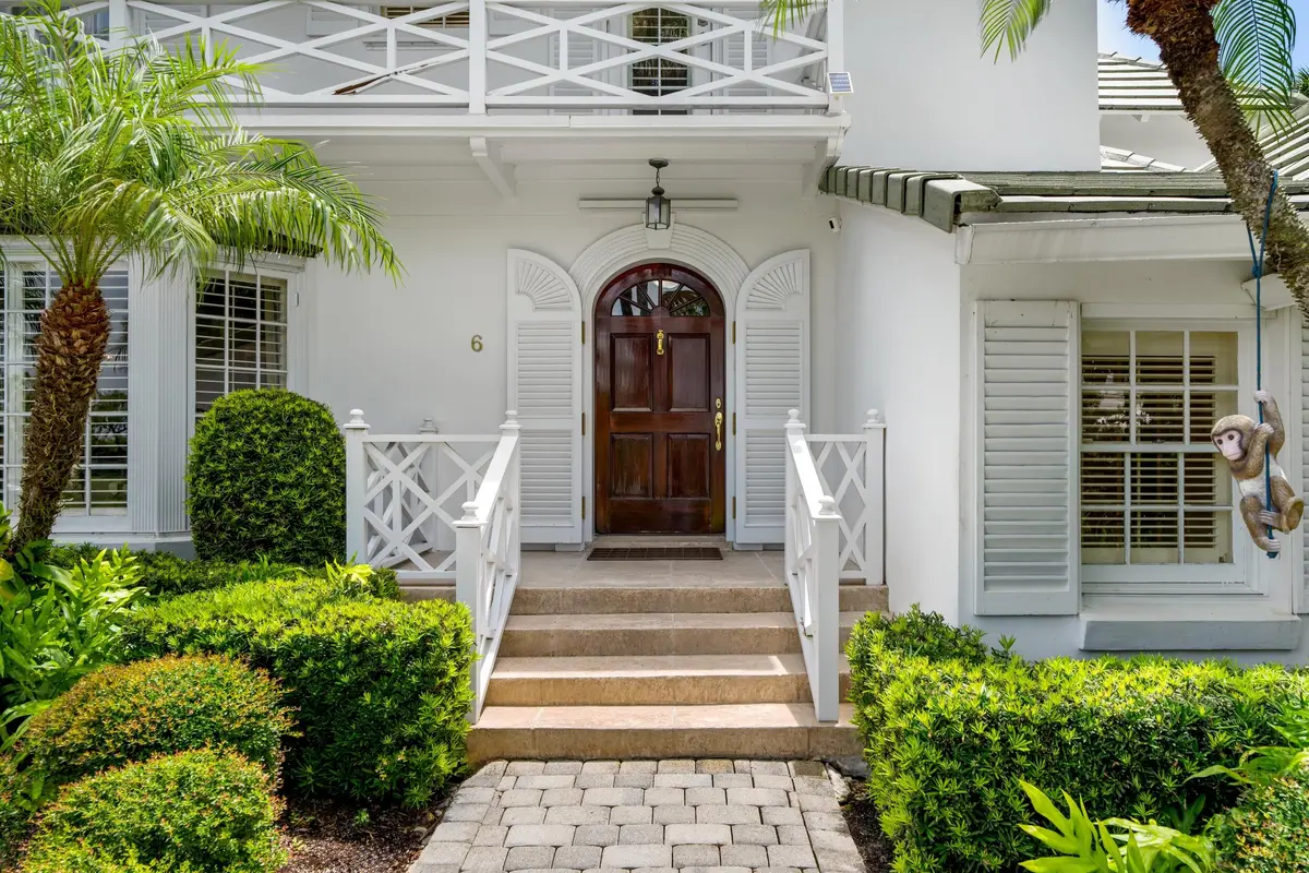 Front Exterior at 6 Via Vizcaya, Palm Beach