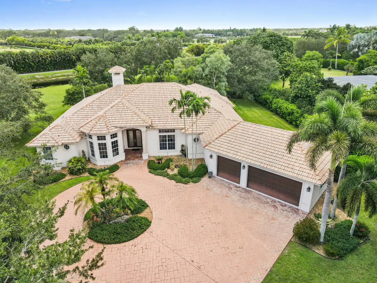 56 drone 08 at 2815 Greenbriar Boulevard, Wellington