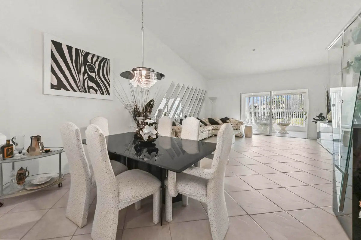08 Dining room 01 at 5952 Regal Glen Drive 207, Boynton Beach