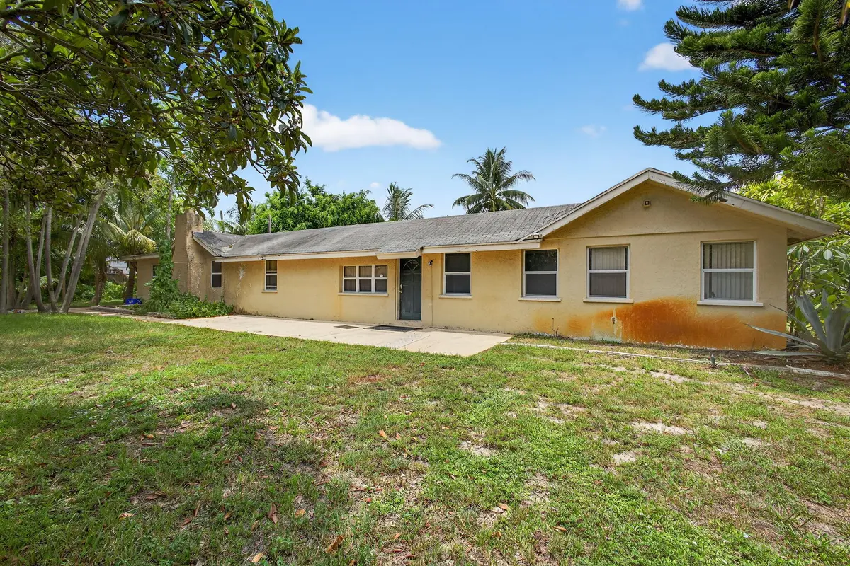 2-web-or-mls-002_BS1A0369 at 129 Fleming Avenue, Greenacres