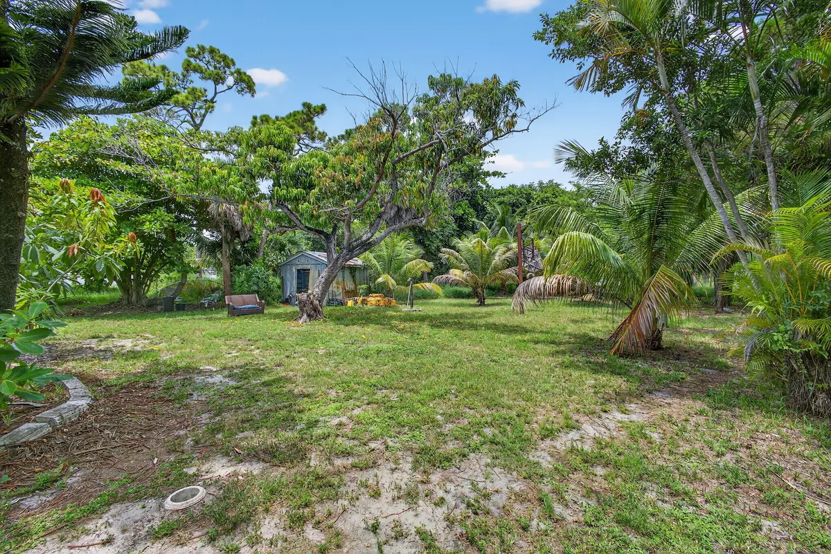 5-web-or-mls-005_BS1A0404 at 129 Fleming Avenue, Greenacres