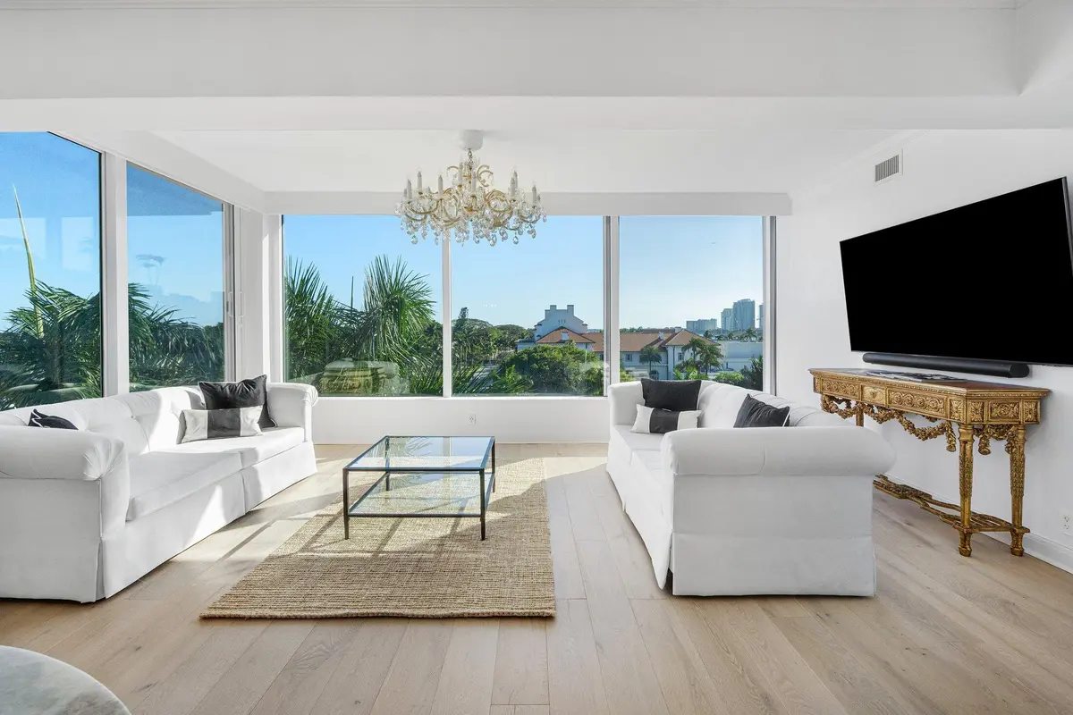 Sundrenched tree top views at 44 Cocoanut Row 526b, Palm Beach